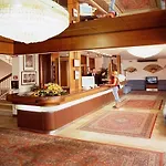 Hotel Heron 3*
