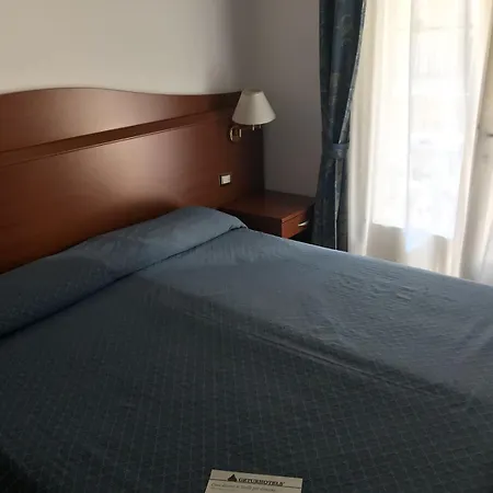 Ξενοδοχείο Heron 3*