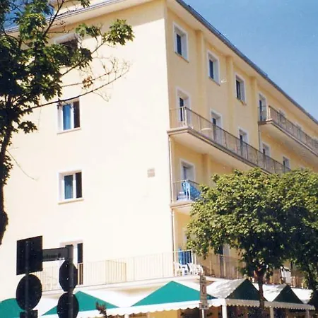 Ξενοδοχείο Heron 3*