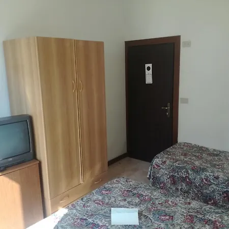 Hotel Heron 3*