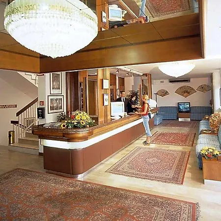 Hotel Heron 3*