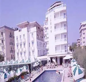 فندق Heron ليدو دي يسولو