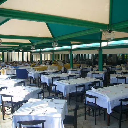 Hotel Heron 3*